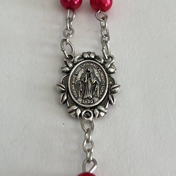 Catholic Red Traditional Rosary Beads - Picture 3 of 6